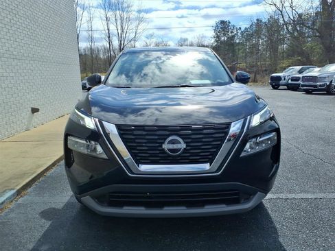 Used 2023 Nissan Rogue SV image 2