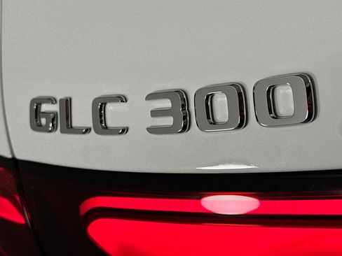 New 2026 Mercedes-Benz GLC 300 image 8