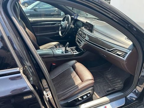 Used 2017 BMW 750i xDrive AWD/4WD image 11