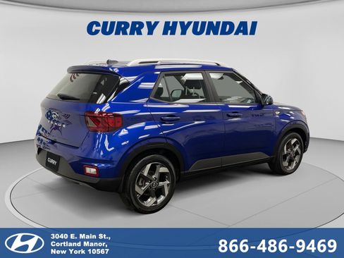 Used 2023 Hyundai Venue Limited FWD image 5
