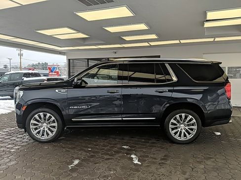 Used 2021 GMC Yukon Denali w/ Denali Premium Package image 13