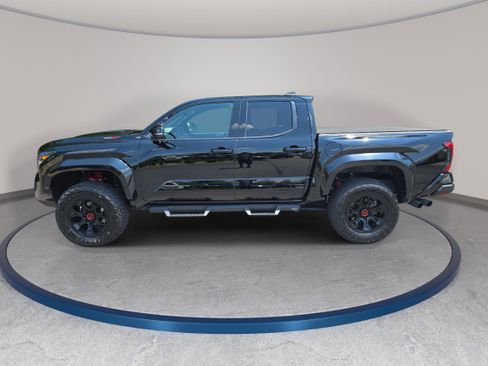Used 2025 Toyota Tacoma TRD Pro AWD/4WD image 8