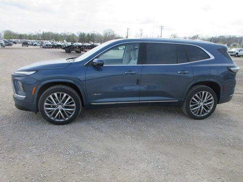 New 2026 Buick Enclave Avenir image 9
