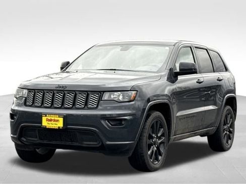 Used 2018 Jeep Grand Cherokee Altitude image 8