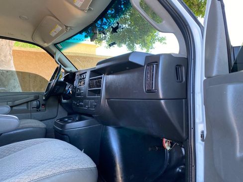 Used 2022 Chevrolet Express 2500 w/ Enhanced Convenience Package RWD image 39