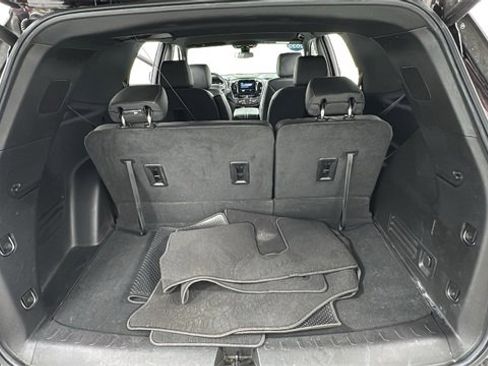 Used 2023 Chevrolet Traverse LT image 16