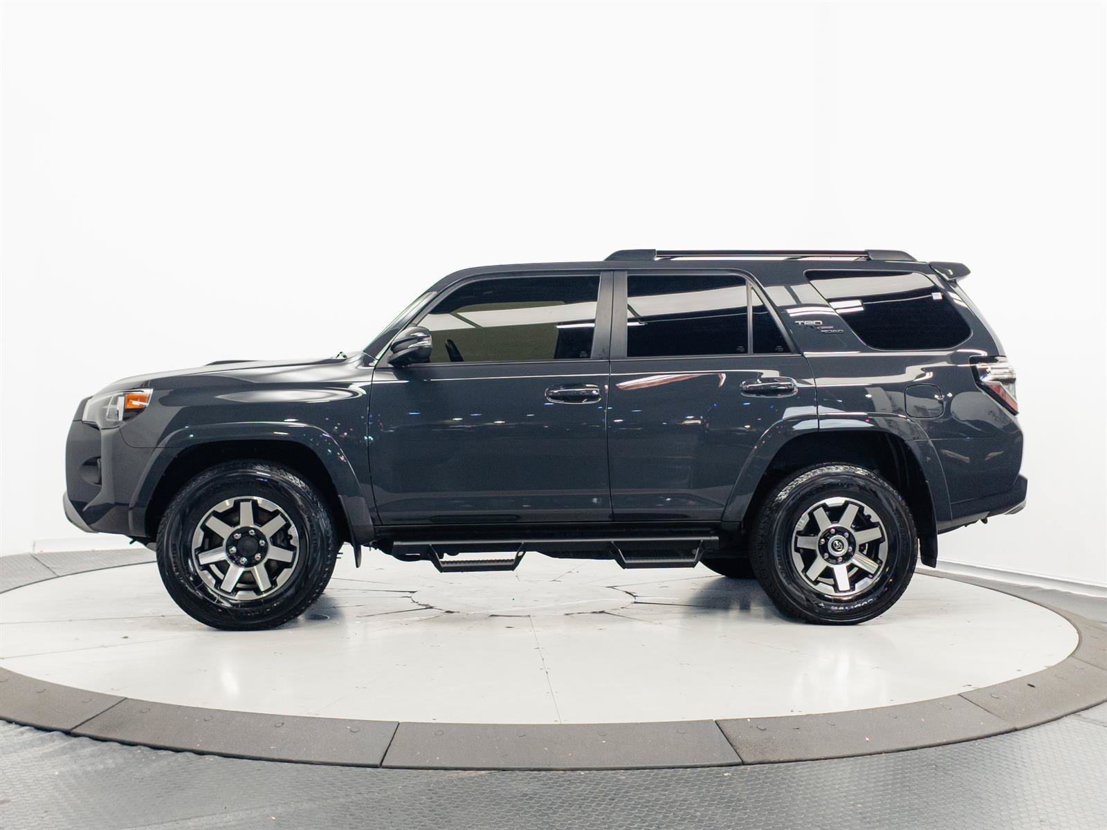 Certified 2024 Toyota 4Runner TRD Off-Road Premium w/ Off Road Premium Plus Package AWD/4WD image 10