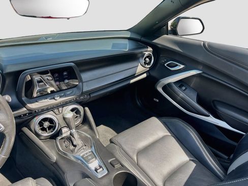 Used 2020 Chevrolet Camaro SS RWD image 23