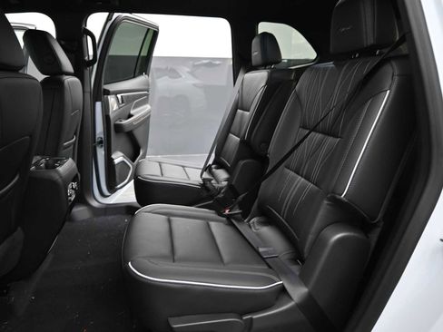 Used 2026 Buick Enclave Avenir w/ Super Cruise Package image 14