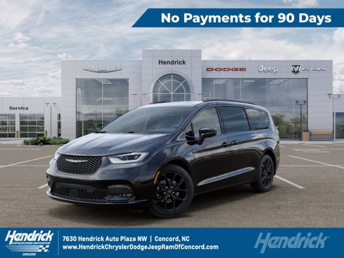 New 2026 Chrysler Pacifica Limited FWD image 1