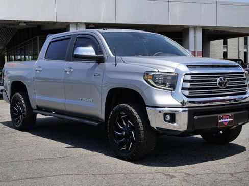 Used 2019 Toyota Tundra Limited w/ Limited Premium Package AWD/4WD image 4