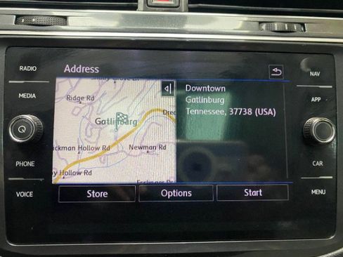 Used 2018 Volkswagen Tiguan SEL image 29