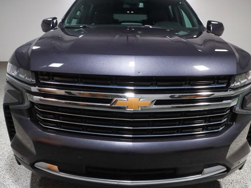 Used 2023 Chevrolet Suburban LT image 4