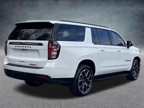 Used 2021 Chevrolet Suburban RST image 3