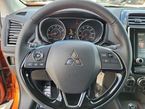Used 2026 Mitsubishi Outlander Sport LE AWD/4WD image 19