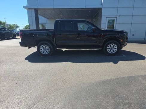 Used 2022 Nissan Frontier SV AWD/4WD image 4