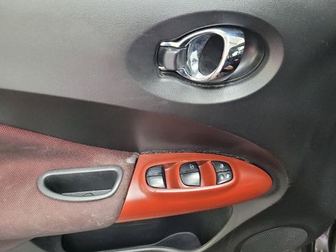 Used 2015 Nissan Juke SV w/ Cold Weather Package AWD/4WD image 27