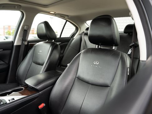 Used 2014 INFINITI Q50 Premium w/ Deluxe Touring Package AWD/4WD image 18