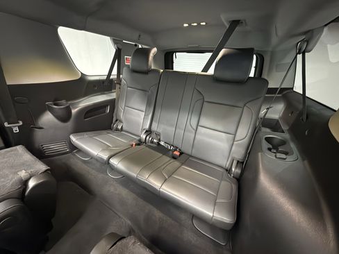 Used 2019 Chevrolet Suburban LT image 28