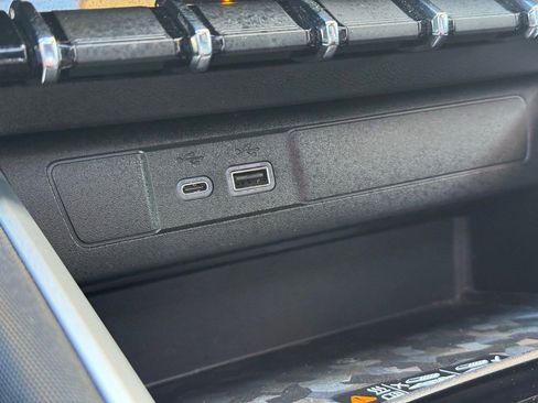 Used 2023 Chevrolet Colorado Z71 w/ Z71 Convenience Package 2 image 24