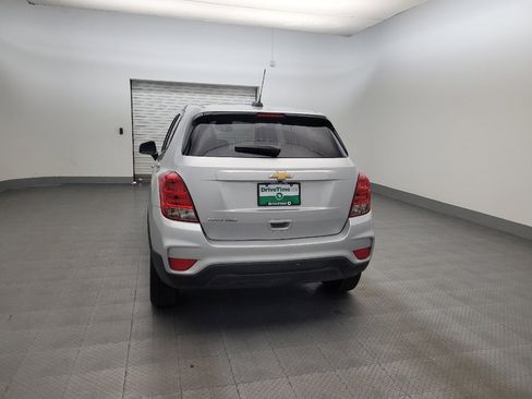 Used 2022 Chevrolet Trax LS w/ Tint and Cruise Package AWD/4WD image 6