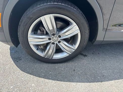 Used 2019 Volkswagen Tiguan SEL Premium AWD/4WD image 12