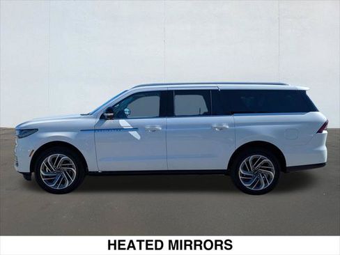 Used 2026 Lincoln Navigator L Reserve AWD/4WD image 2