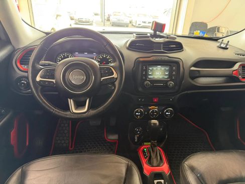 Used 2016 Jeep Renegade Trailhawk w/ Premium Trailhawk Package AWD/4WD image 22