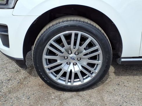 Certified 2023 Ford Expedition Limited AWD/4WD image 9