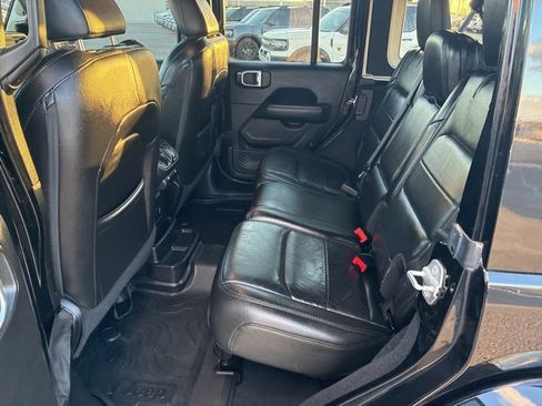 Used 2019 Jeep Wrangler Unlimited Sahara image 15