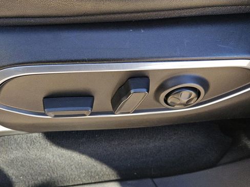 Used 2023 Jeep Wagoneer Series III w/ Preferred Equipment Group image 25