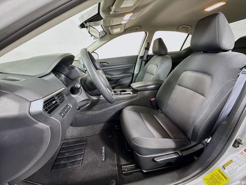 Certified 2025 Nissan Altima 2.5 S image 5