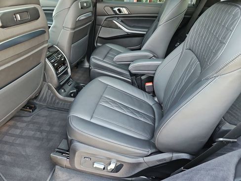 Used 2023 BMW X7 M60i w/ Executive Package image 18