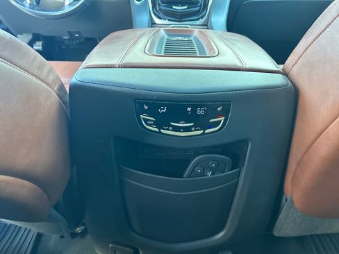 Used 2019 Cadillac Escalade Luxury image 26