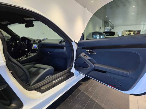 Used 2024 Porsche 718 Cayman GT4 image 9