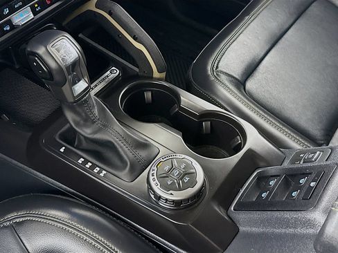 Used 2025 Ford Bronco Badlands AWD/4WD image 19