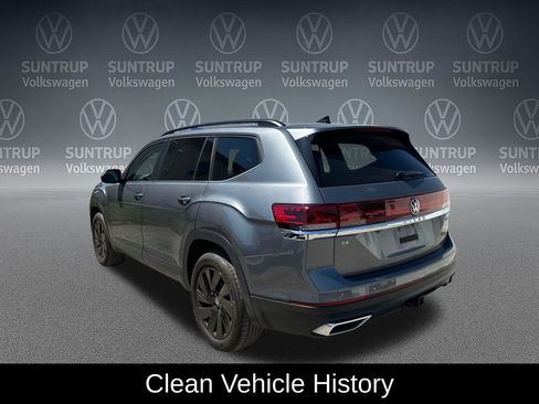 Used 2025 Volkswagen Atlas SE image 3