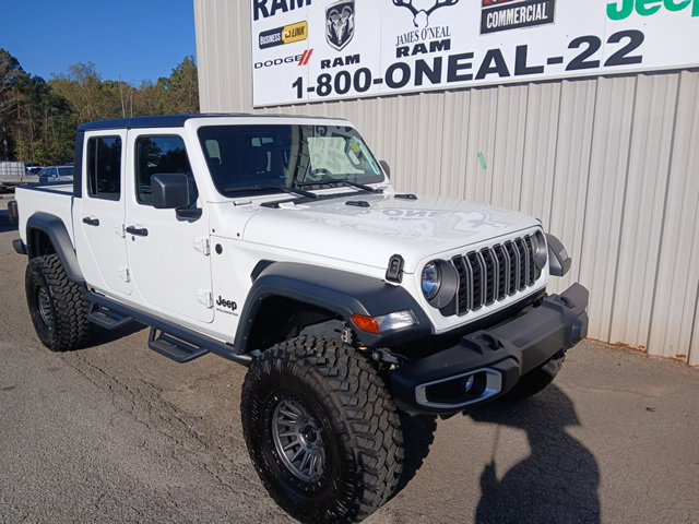 Used 2025 Jeep Gladiator Sport AWD/4WD image 1
