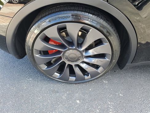 Used 2024 Tesla Model Y Performance image 6