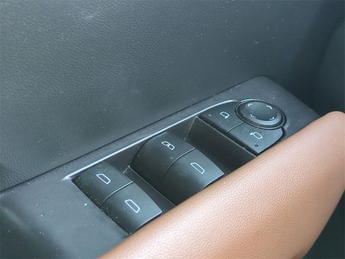 Used 2023 GMC Canyon AT4 w/ AT4 Premium Package image 25