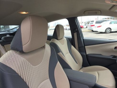 Used 2018 Toyota Prius Two w/ Prius Two Safety Plus Package image 9