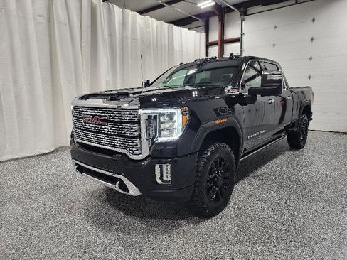 Used 2021 GMC Sierra 2500 Denali w/ Denali Black Diamond Edition image 2