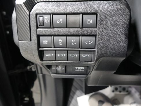 Used 2025 Toyota Tacoma TRD Pro AWD/4WD image 33