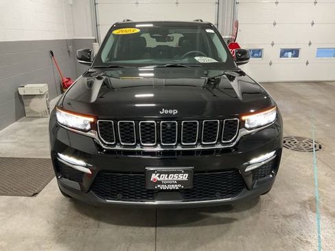 Used 2023 Jeep Grand Cherokee Limited w/ Luxury Tech Group II image 2