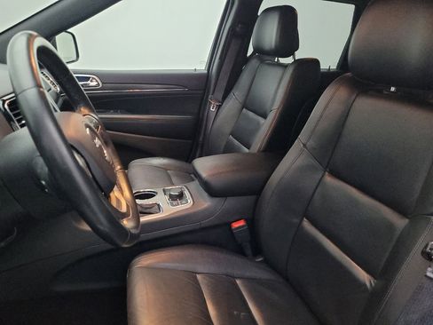 Used 2019 Jeep Grand Cherokee Limited AWD/4WD image 17