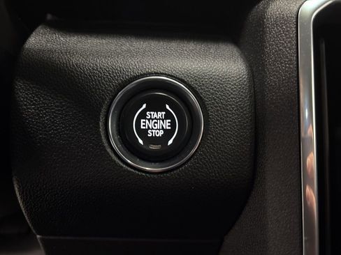 Used 2025 GMC Acadia Elevation w/ Elevation Premium Package image 24