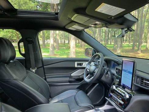 Used 2024 Ford Explorer ST w/ Equipment Group 401A image 23