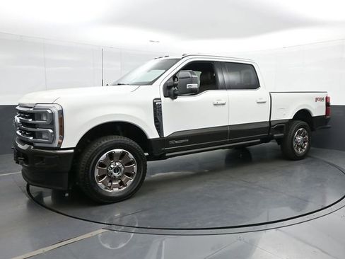 Used 2025 Ford F250 King Ranch w/ FX4 Off-Road Package image 4