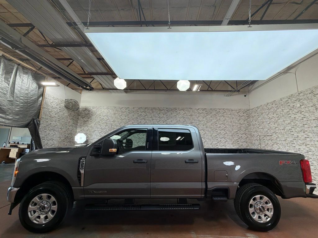 Used 2024 Ford F250 XLT w/ FX4 Off-Road Package AWD/4WD image 4