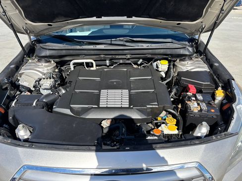 Used 2017 Subaru Outback 3.6R Limited image 10